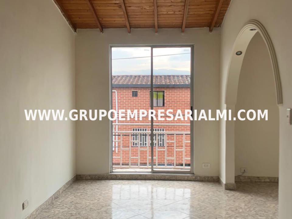 FABULOSA CASA BIFAMILIAR EN VENTA - SECTOR LA QUINTA COD: 33371