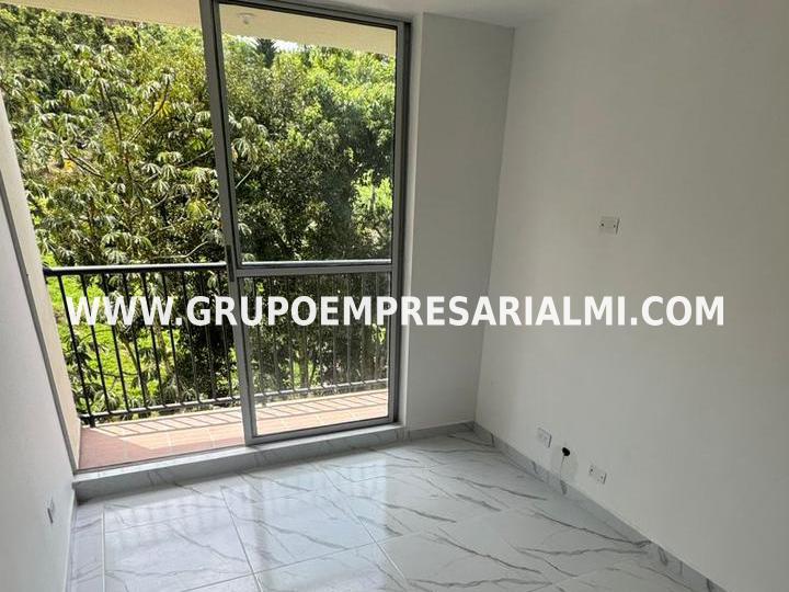 CÓMODO APARTAMENTO EN VENTA - SECTOR LA INMACULADA COD: 33406