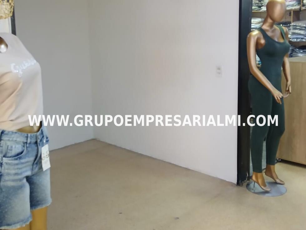 GRANDIOSO LOCAL EN VENTA - SECTOR LA CANDELARIA COD: 33416