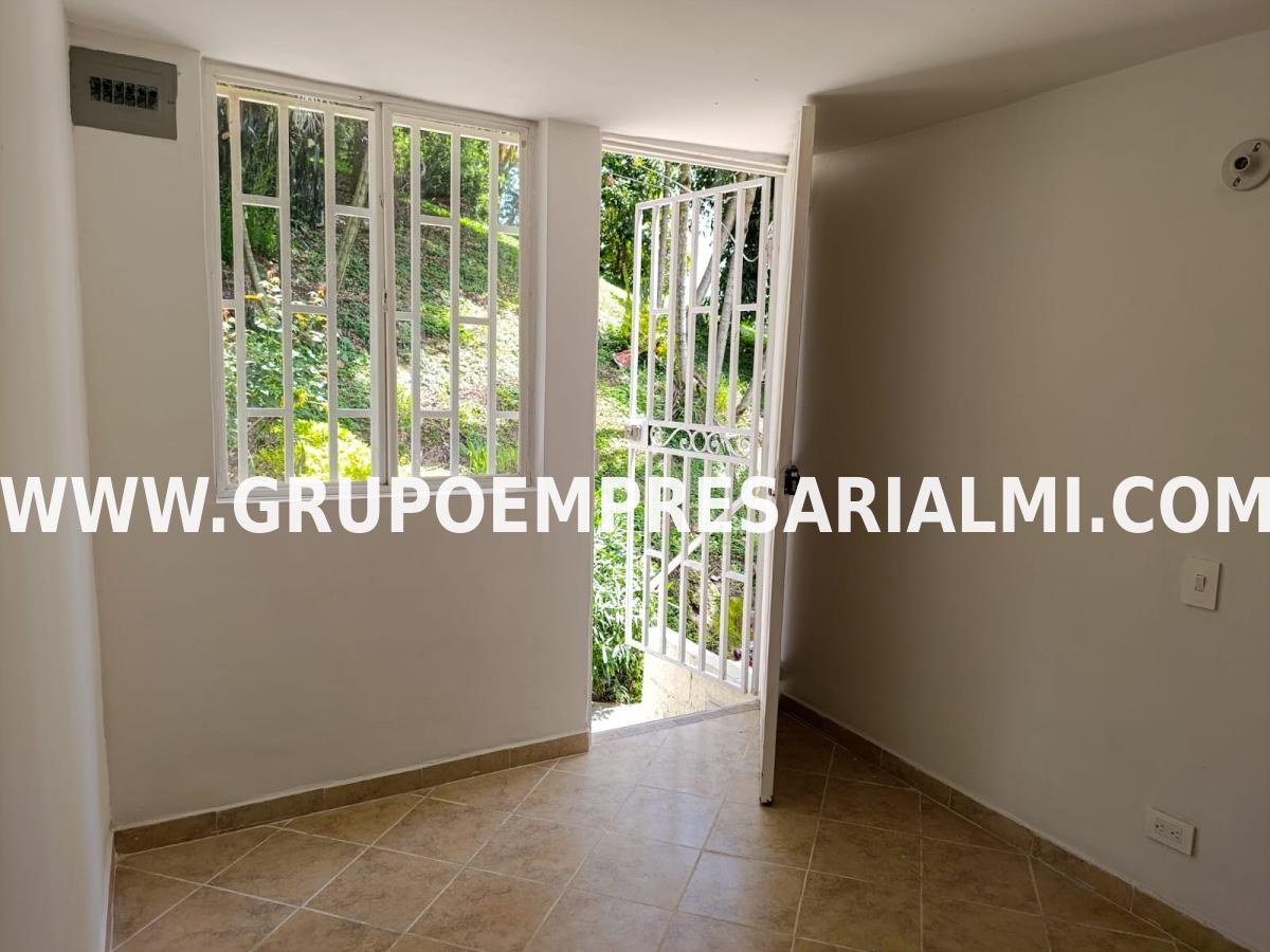 MARAVILLOSA CASA UNIFAMILIAR EN VENTA - SECTOR PAJARITO COD: 33459