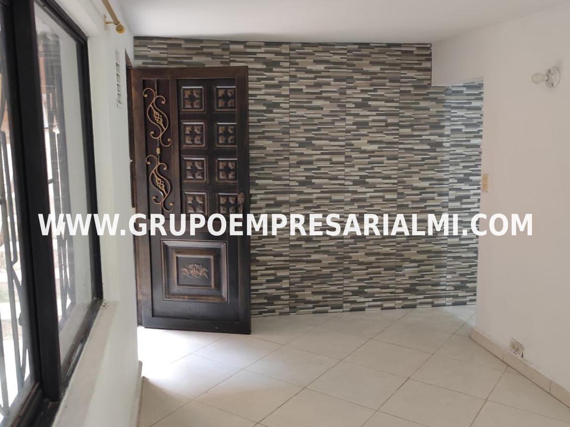 COMODO APARTAMENTO EN VENTA - SECTOR PABLO SEXTO, INGRESO POR CALLEJON COD: 33462