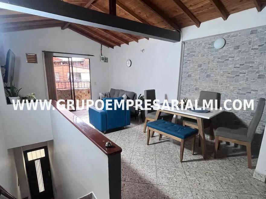 CASA BIFAMILIAR EN VENTA - SECTOR VILLA HERMOSA COD: 33473