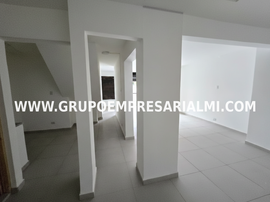 AGRADABLE LOCAL EN ARRIENDO - SECTOR LAURELES COD: 33531