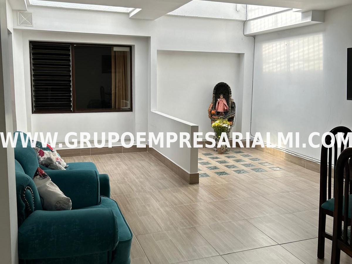 HERMOSA CASA COMERCIAL EN ARRIENDO - SECTOR SIMÓN BOLÍVAR COD: 33568
