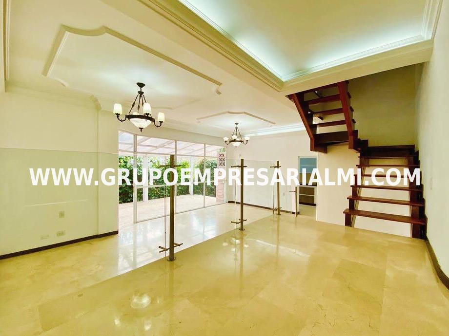 ESPECTACULAR CASA UNIFAMILIAR EN VENTA - SECTOR LAS PALMAS COD: 33574