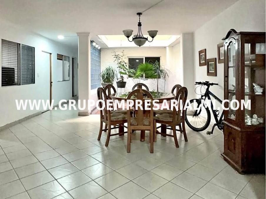 FANTÁSTICA CASA UNIFAMILIAR EN VENTA - SECTOR FÁTIMA COD: 33599