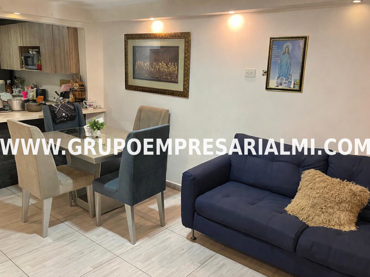 HERMOSA CASA BIFAMILIAR EN VENTA - SECTOR SAN RAFAEL  COD: 33613