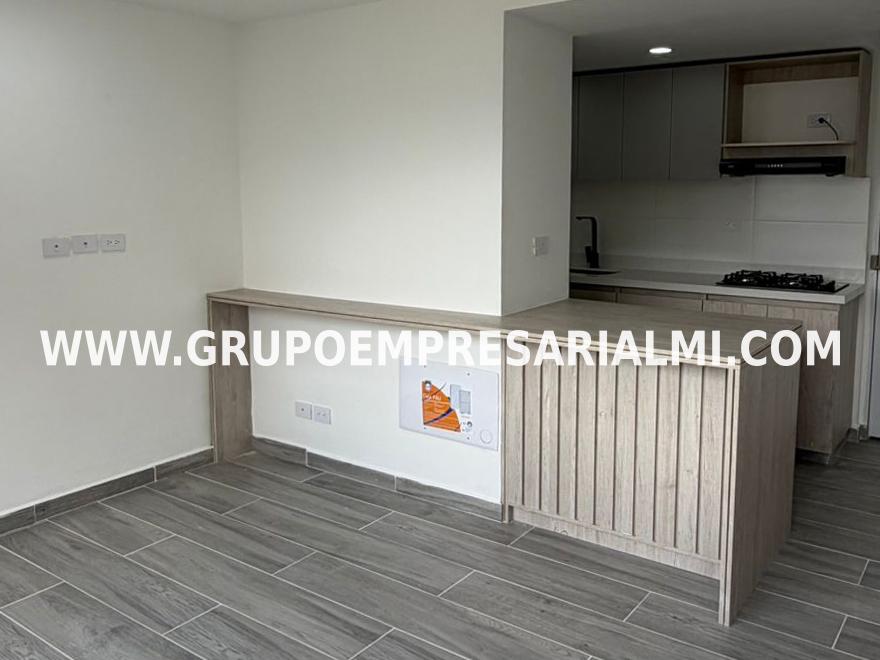 GRANDIOSO APARTAMENTO EN ARRIENDO - SECTOR SANTA ANA COD: 33713