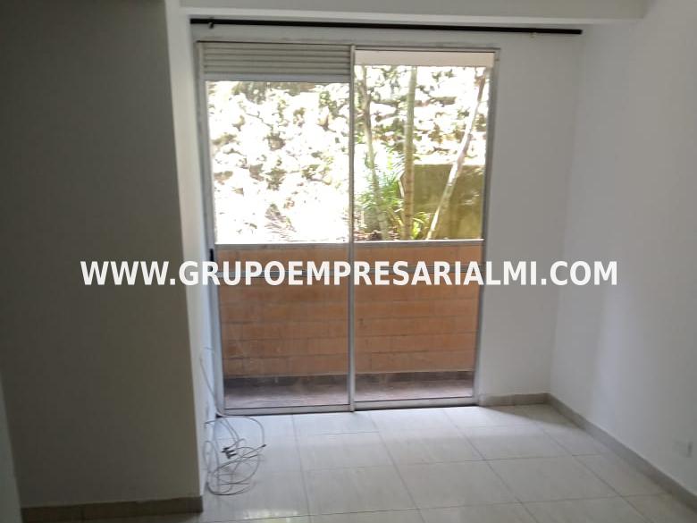 AGRADABLE APARTAMENTO EN VENTA - SECTOR LA AURORA COD: 33716