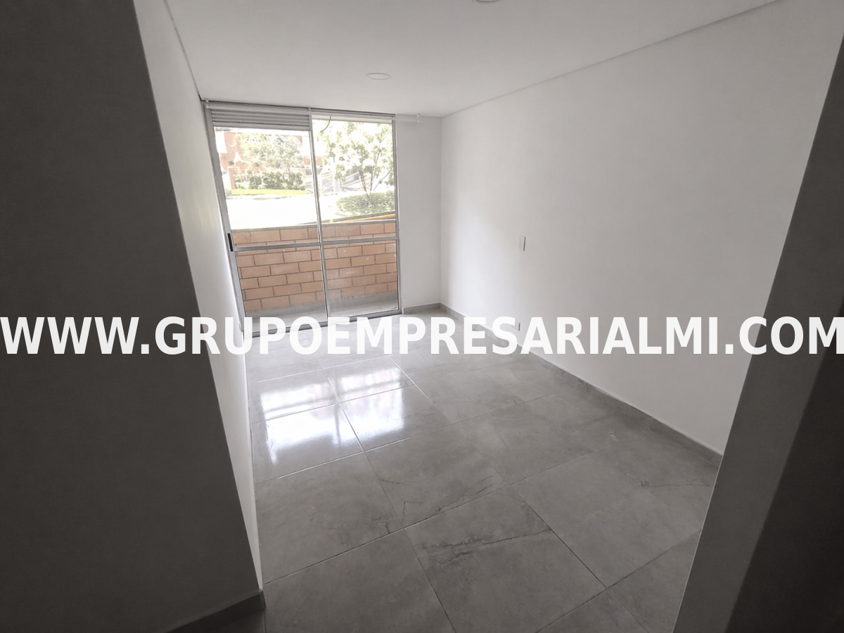 AGRADABLE APARTAMENTO EN VENTA - SECTOR LA AURORA COD: 33722