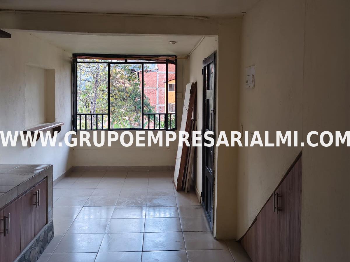 AGRADABLE APARTAMENTO EN VENTA - SECTOR CRISTO REY COD: 33733