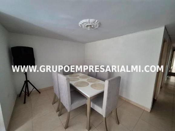 AMPLIA CASA LOTE EN VENTA - SECTOR MANRIQUE COD: 33809
