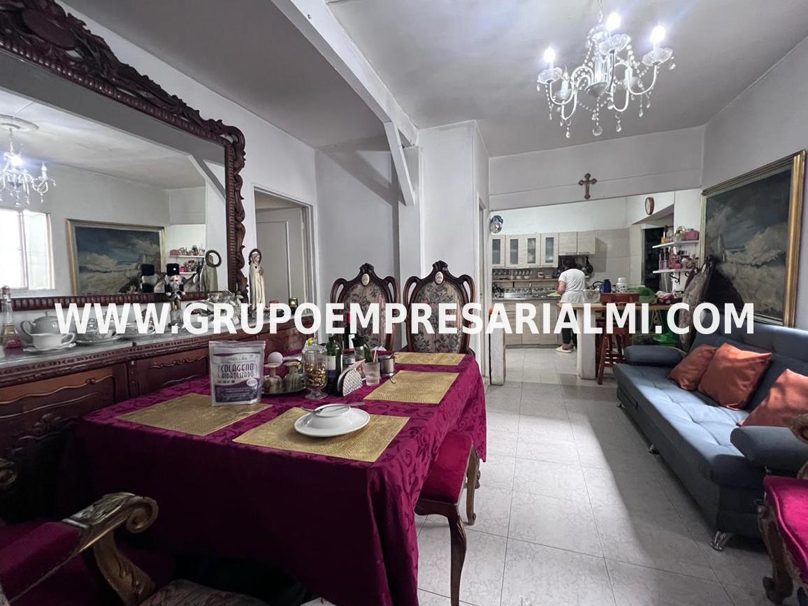 AMPLIO APARTAMENTO EN VENTA - SECTOR LAURELES COD: 33835