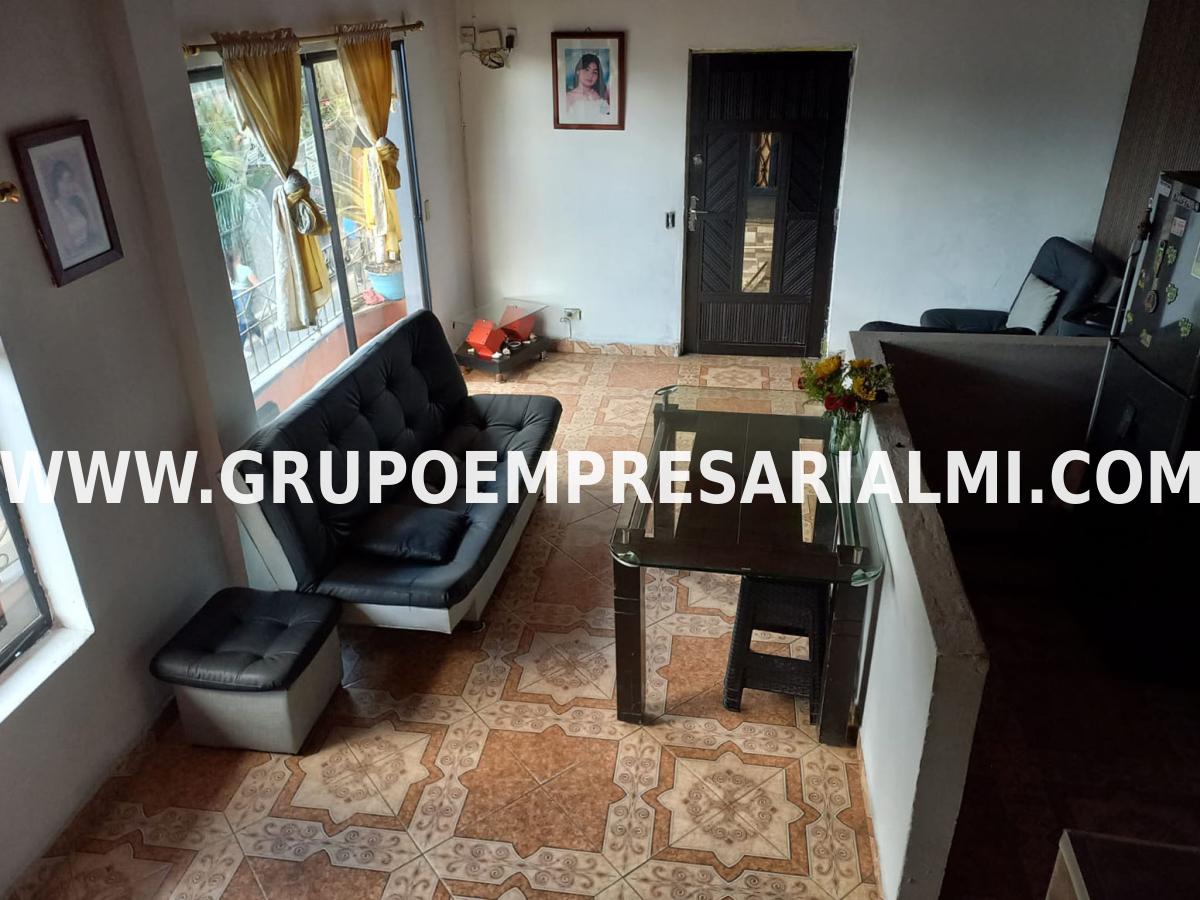 AGRADABLE CASA EN VENTA - SECTOR SANTO DOMIGO  COD: 33868