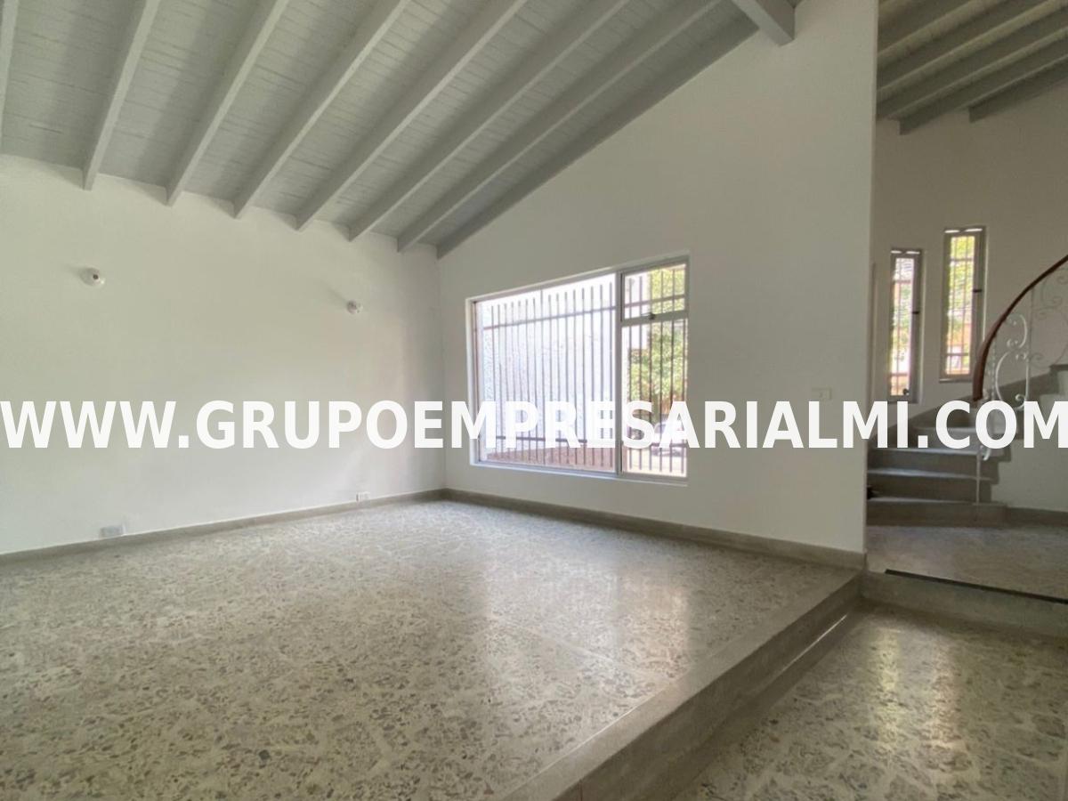 ESPECTACULAR CASA EN ARRIENDO - SECTOR CONQUISTADORES COD: 33874