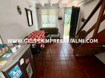 FABULOSA CASA UNIFAMILIAR EN VENTA - SECTOR SALVADOR COD: 33884