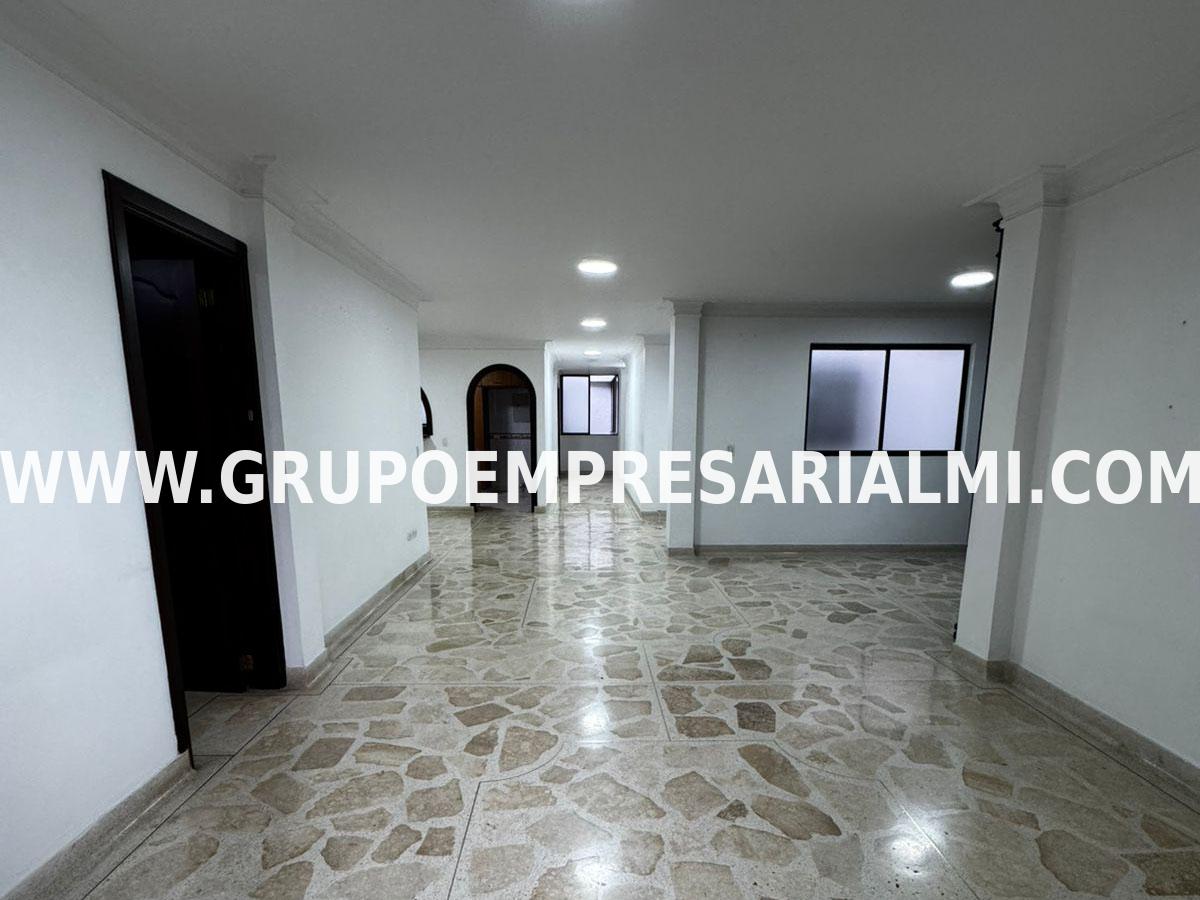 HERMOSA CASA BIFAMILIAR EN ARRIENDO - SECTOR SIMÓN BOLIVAR COD: 33906