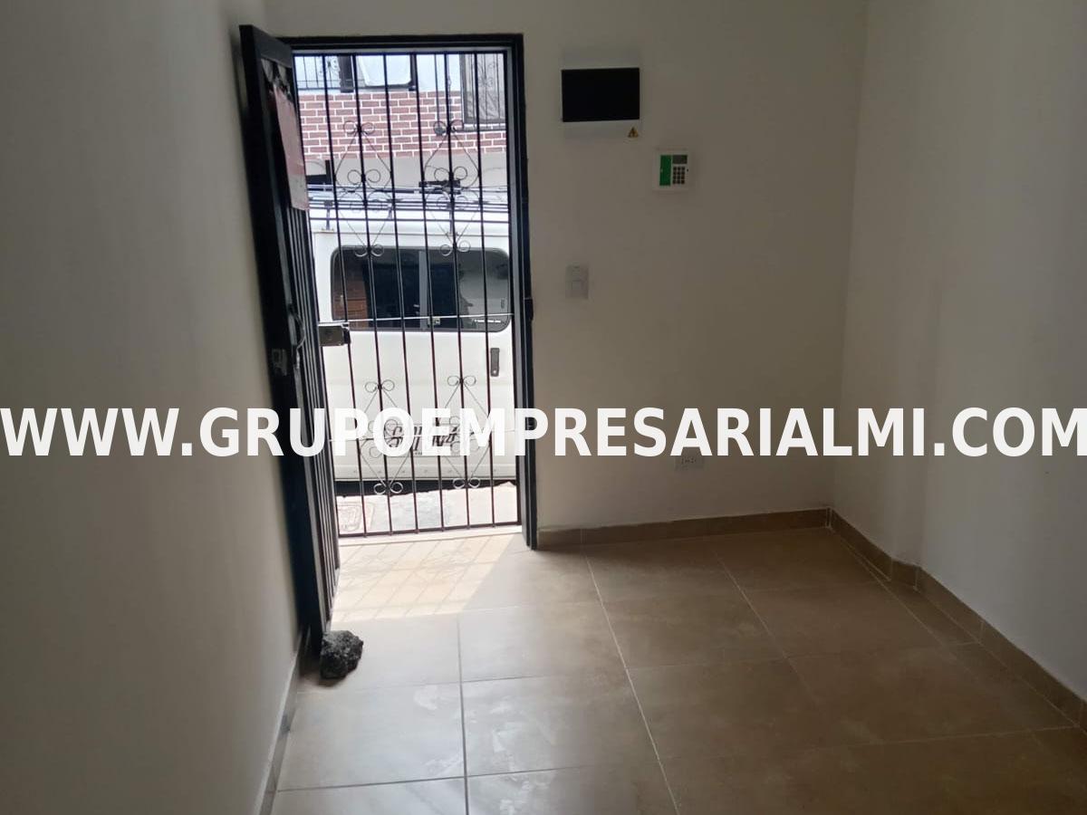 COMODA CASA EN VENTA - SECTOR KENEDY COD: 33943