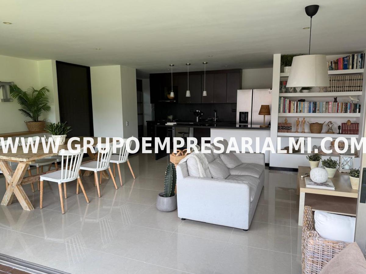 GRANDIOSO APARTAMENTO EN ARRIENDO - SECTOR EL TESORO COD: 33956