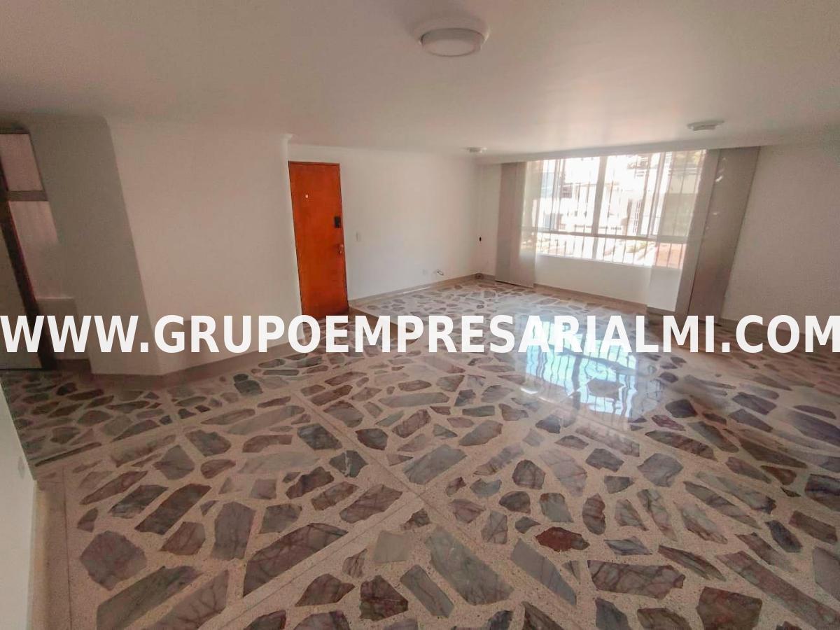 GRANDIOSO APARTAMENTO EN ARRIENDO - SECTOR SIMÓN BOLÍVAR COD: 33962