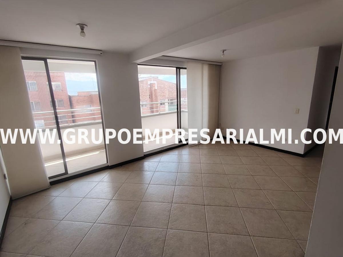 APARTAMENTO EN ARRIENDO - SECTOR LOMA DE LOS BERNAL COD: 33975