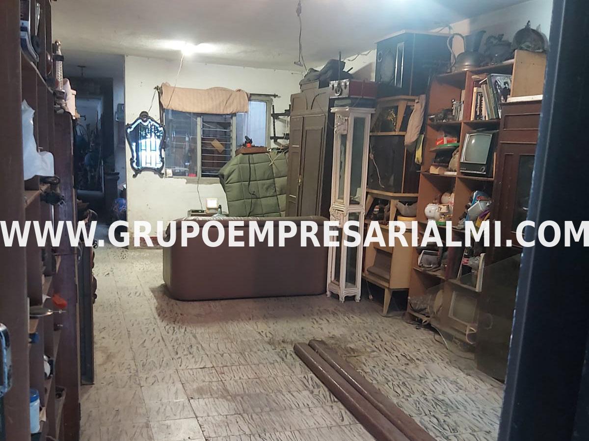 AMPLIA CASA BIFAMILIAR EN VENTA EN EL SECTOR BELEN PARQUE - MEDELLIN  COD: 34059