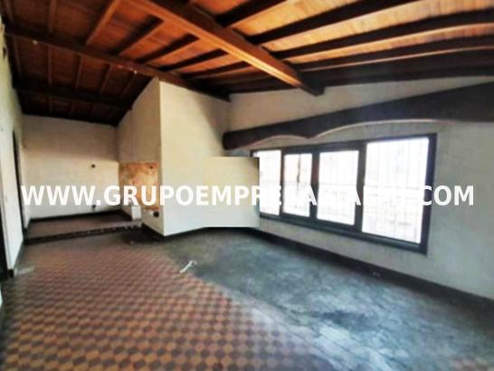 AMPLIA CASA LOTE EN VENTA  -  SECTOR PRADO CENTRO   COD: 34144
