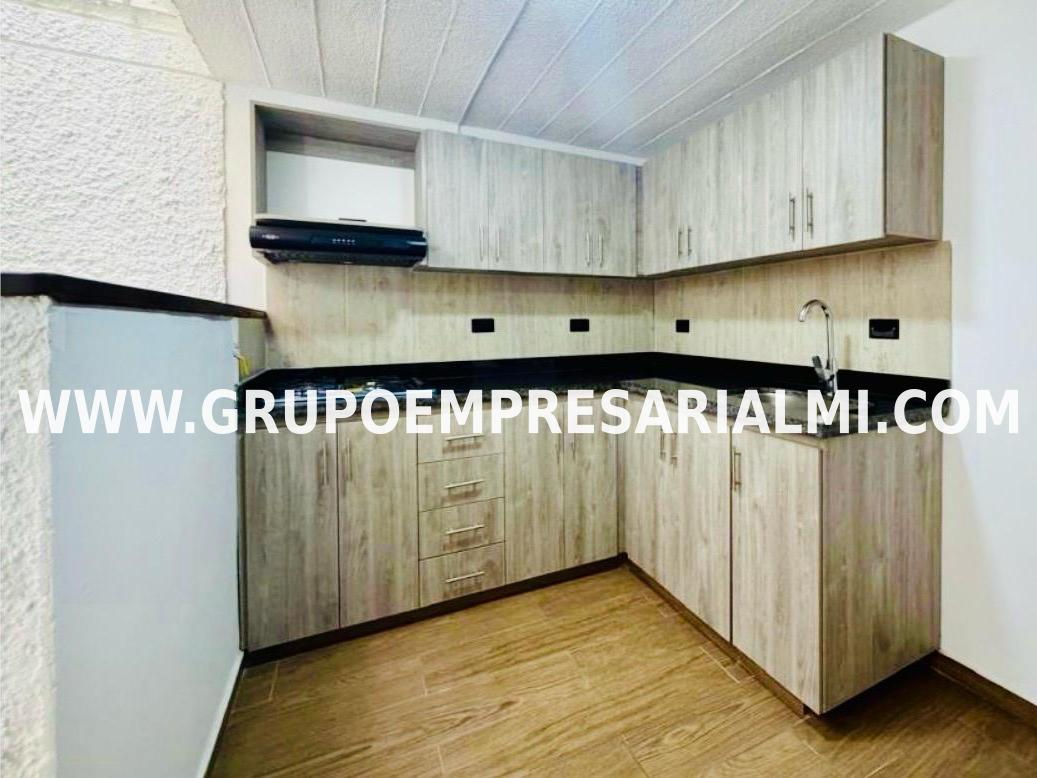 CASA UNIFAMILIAR EN VENTA - SECTOR SURAMERICA COD: 34208